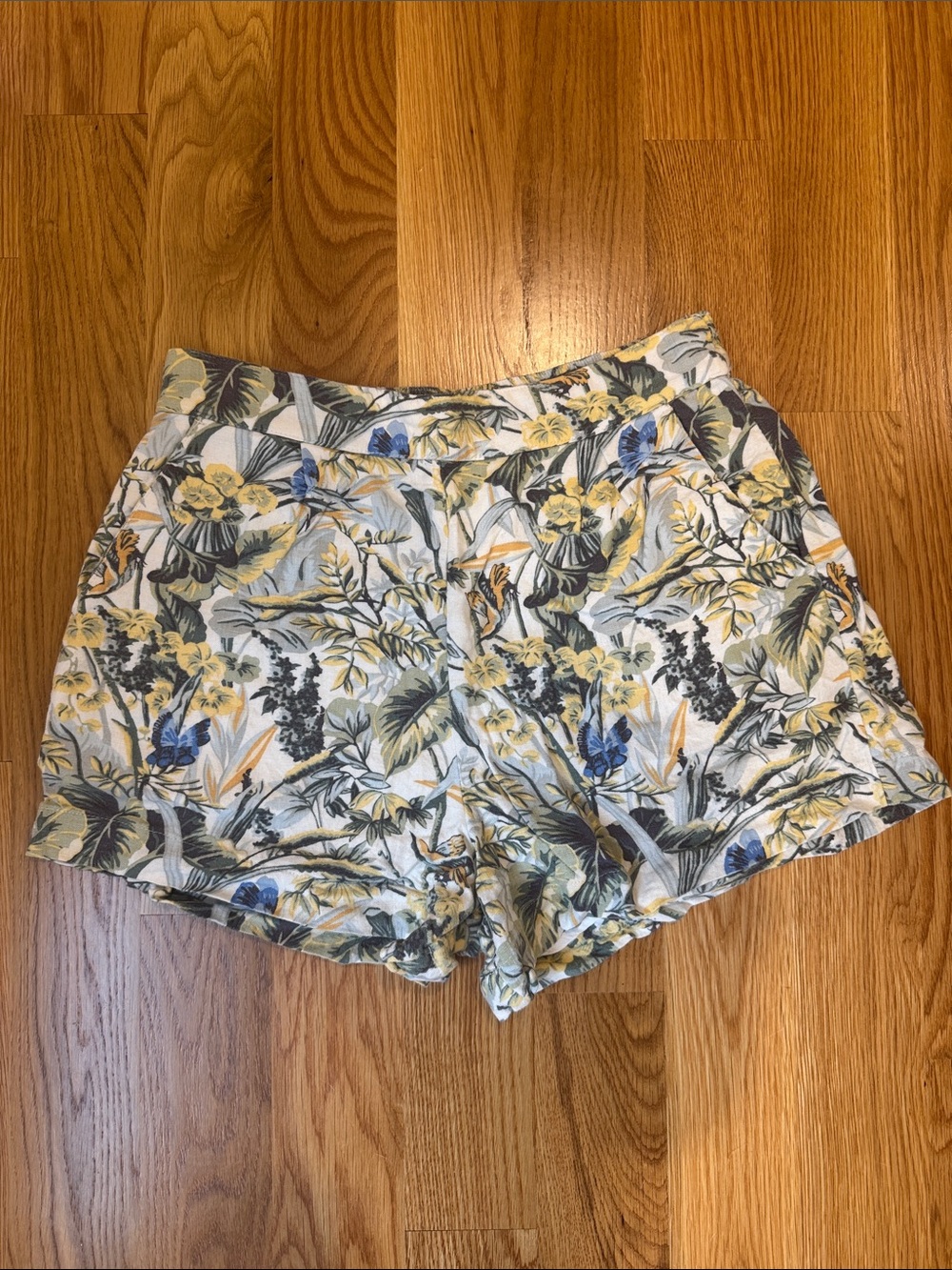 Abercrombie & Fitch Floral High-Waist Shorts in Cream, Yellow & Blue